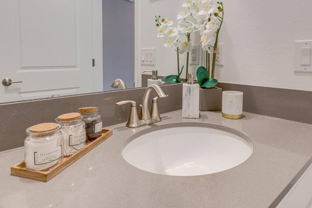 Newly Listed Townhouse Storey Lake, Free Waterpark Kissimmee Extérieur photo