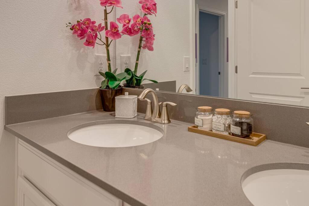 Newly Listed Townhouse Storey Lake, Free Waterpark Kissimmee Extérieur photo